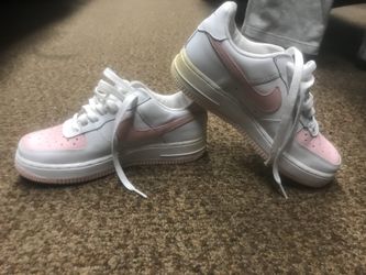 Girls AirForce 1’s Size 4Y