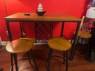 dining table w/ 3 stools