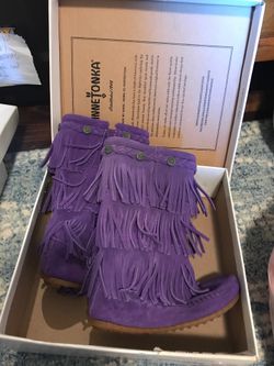 Minnetonka purple fringe boots NEW sz 12
