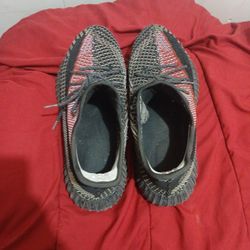 adidas Yeezy Boost 350 V2
Yecheil (Non-Reflective)