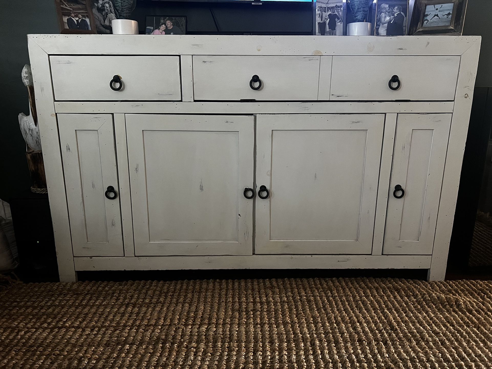 Entertainment Stand / Sideboard 