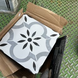 HI EVERYONE WE HAVE TOTAL 8 CS COVER TOTAL 41 SQ FT  WE LOCATE IN HESPERIA  CA MASSAGE ME FOR DIRECTION STORE PRICE $328.   HERE ONLY $240. HERE YOU S