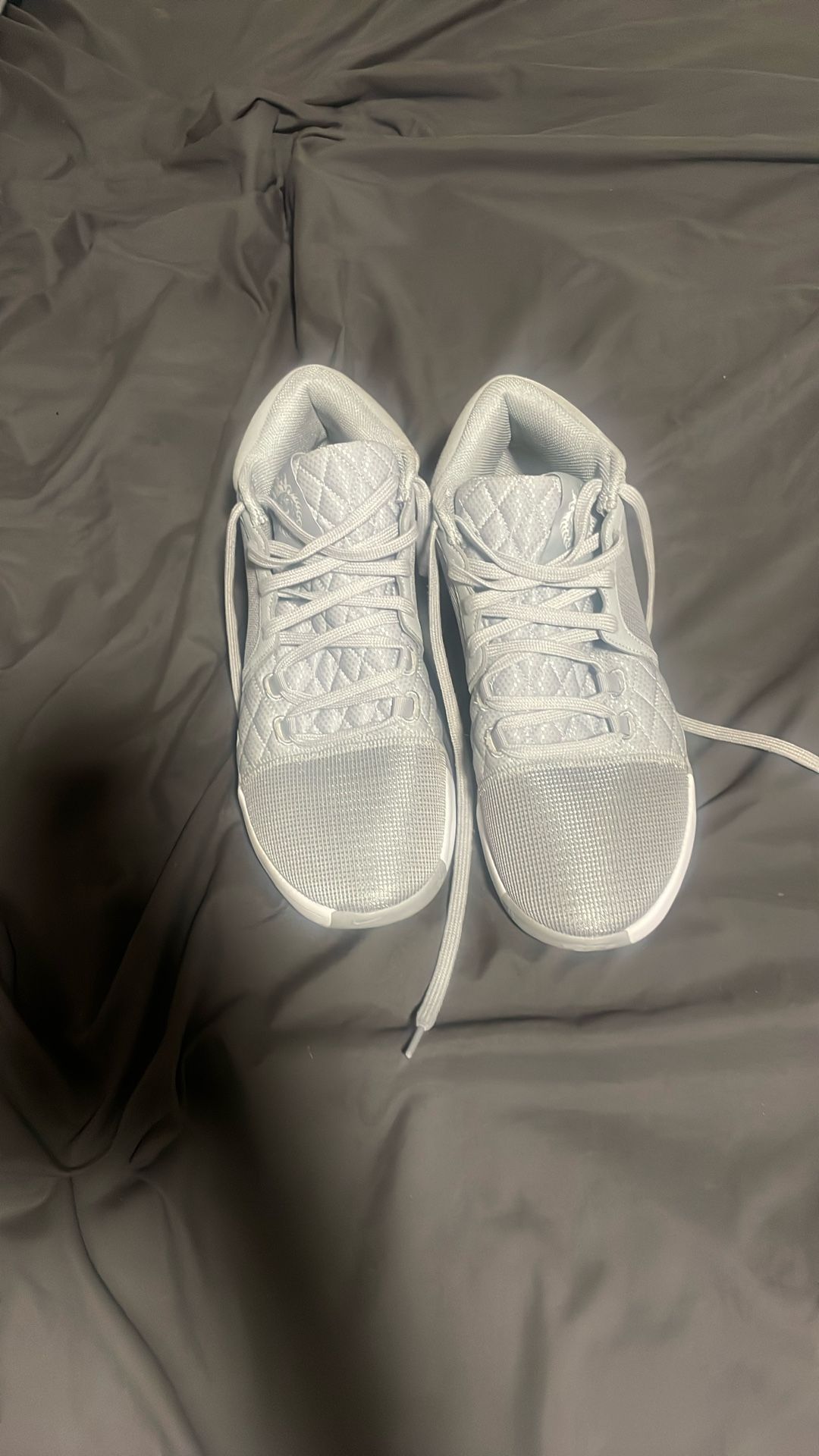 Nike LeBron Witness 8 Basketball Shoes