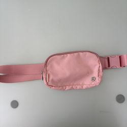 Lululemon Everywhere Belt Bag