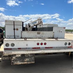 Service body 8foot bed with 3200lb auto crene