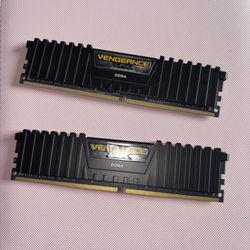 corsair vengeance lpx ddr4 32gb (2 x16gb) RAM sticks