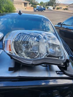 Headlight Assembly Right TYC For 2005-2011 Toyota Tacoma 2006 2007 2008 2009
