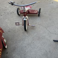 Fire Truck And Tricycle 