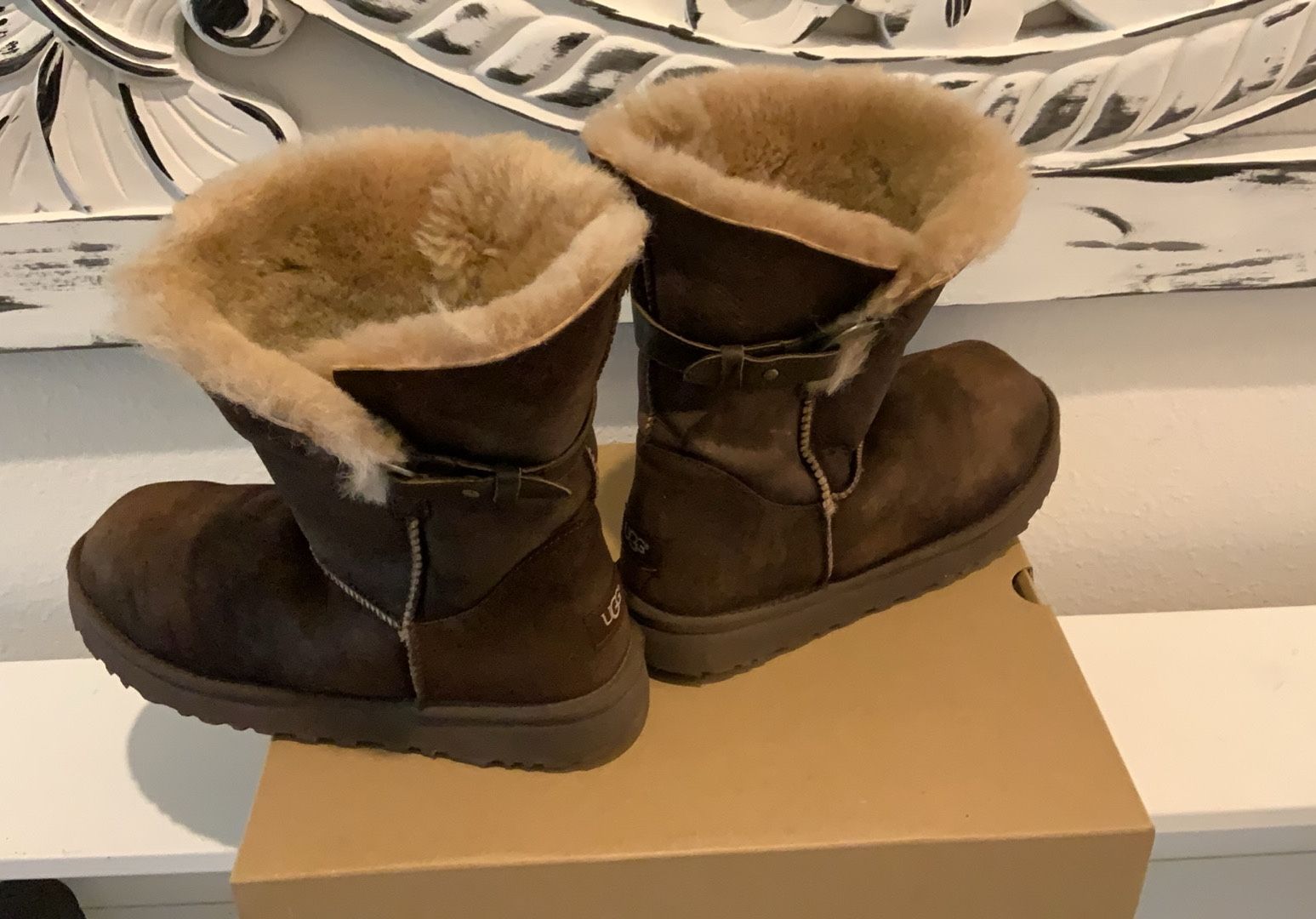 UGS chocolate color winter boots. w/ NASH 1013491 w/ buckles Ladies Boots