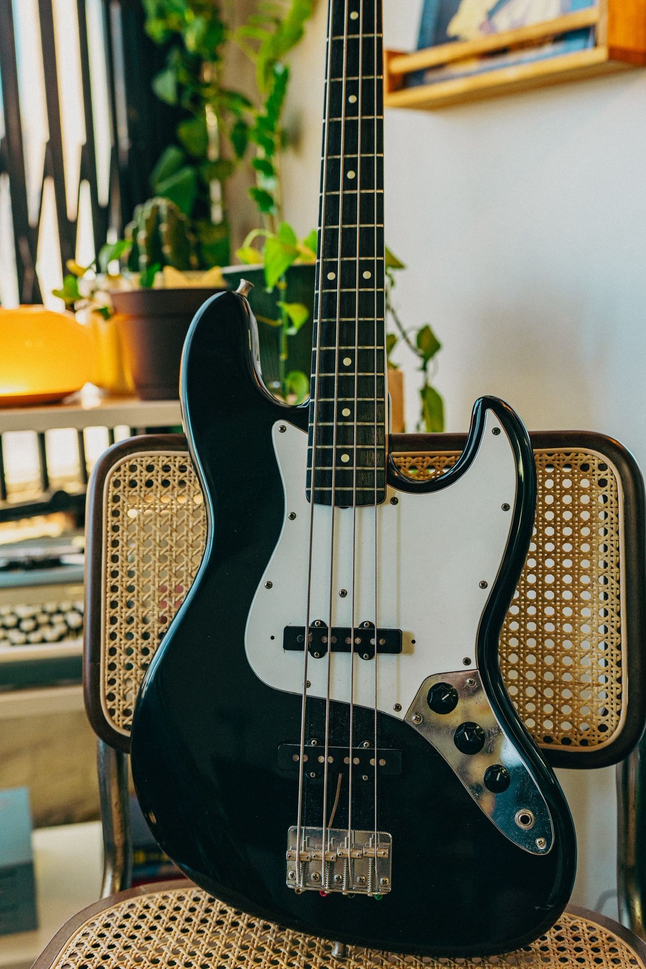 Vintage MIJ Fender Jazz Bass – 1984–1987 (Fujigen Japan)