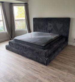 New Queen & King Size Grey Corduroy  Platform Bed Frame USB-C/A CHARGING PORTS Finance available $54