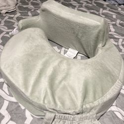 My brest friend super deluxe nursing pillow