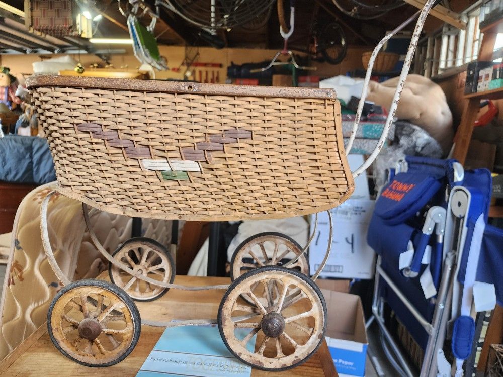 Antique Baby Doll Carriage