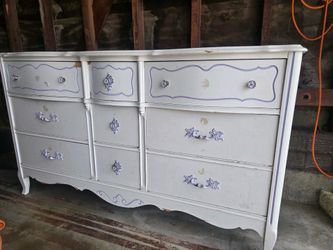 1960s 9 drawer Bassett Furniture Solid Mapel & Aspen