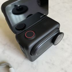 Insta360 Go 3s 120gb Camera Bundle