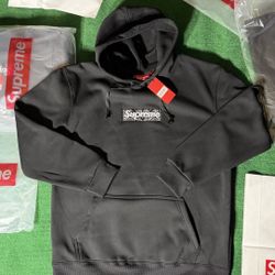 Supreme Hoodie 