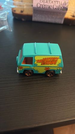 Hot Wheels Scooby-Doo Mystery Machine Die-Cast Car