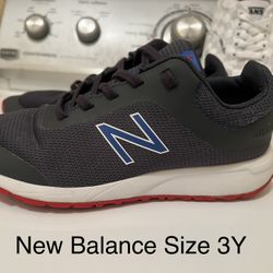 Kids shoes - Size 3/3.5Y