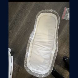 BABY DELIGHT SNUGGLE NEST PORTABLE INFANT LOUNGER Bassinet 