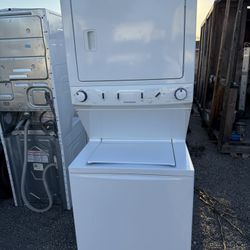 Stackable Frigidaire, Like New Electric