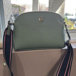 Tommy Hilfiger Matte Green Crossbody 
