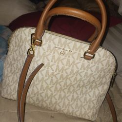 AUTHENTIC MED SZ MK PURSE GREAT CONDITION 38 FINAL PRICE