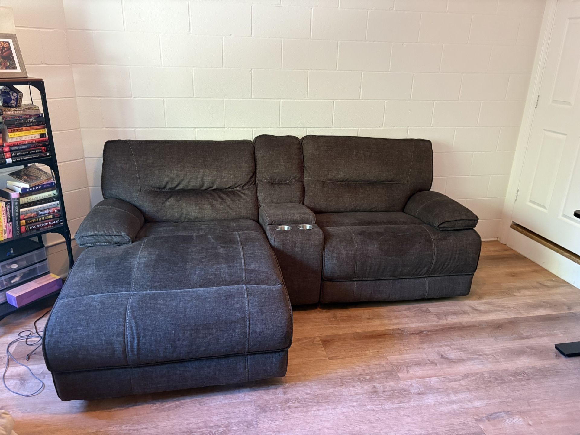 Reclining Couch w/USB