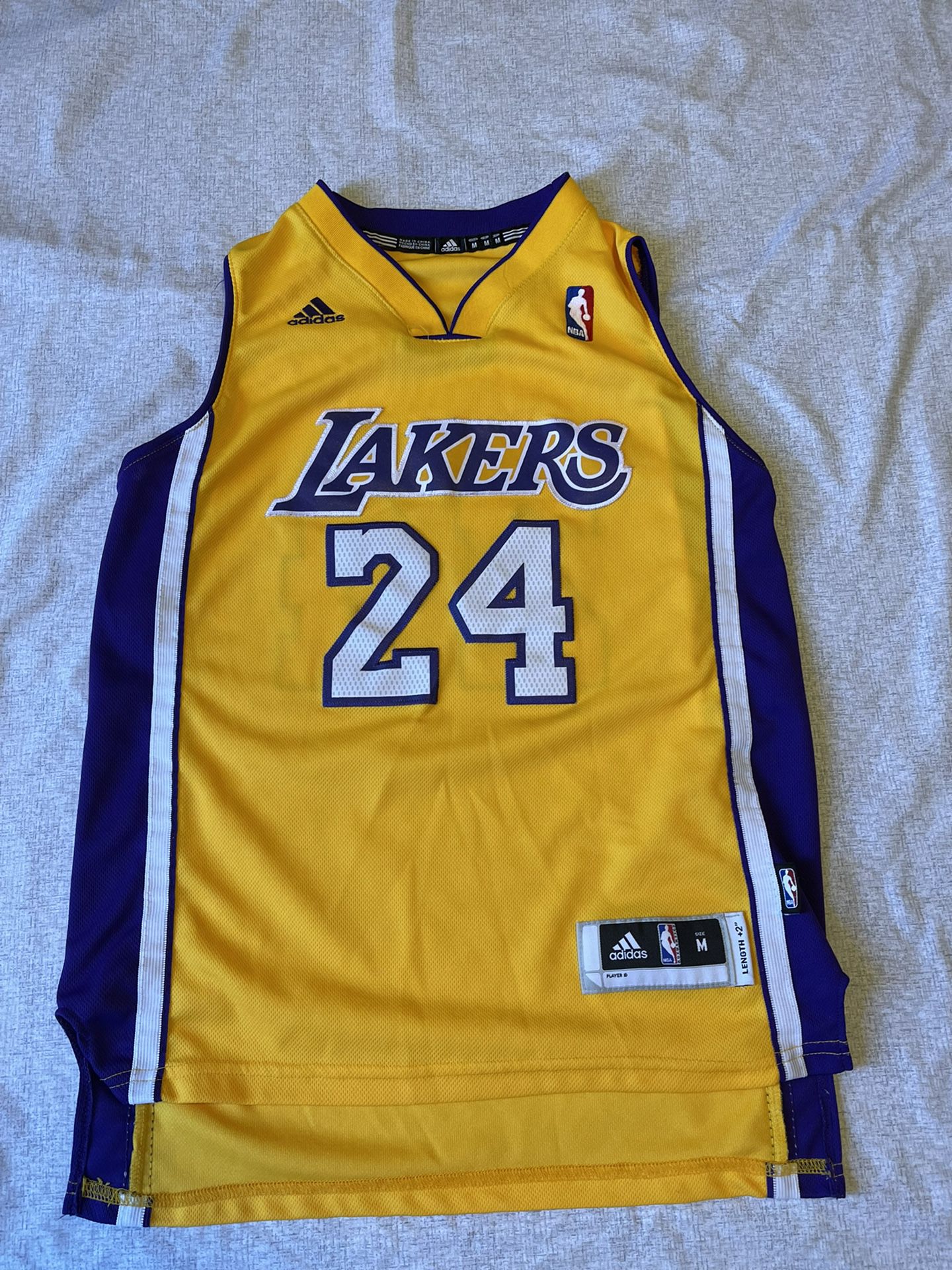 Adidas Size Medium Kobe Bryant LA Los Angeles Lakers Jersey Youth #24 Used  for Sale in Palo Alto, CA - OfferUp