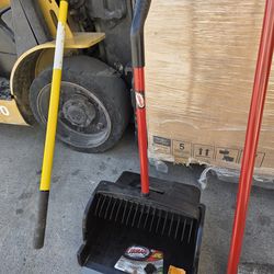 Libman
16 in. High Power Large Scoop Upright Dustpan with Steel Handle