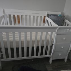 Fully Assembled Mini Crib 