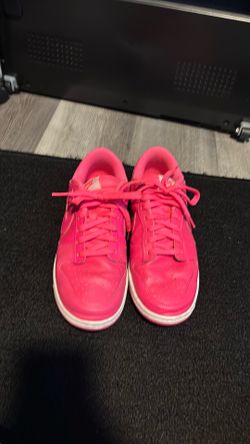 Nike Dunk Low – Hot Pink