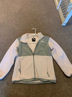 Girls THE NORTH FACE white Denali jacket size large