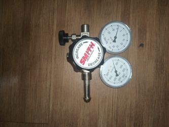 SMITH EQUIPMENT High Purity Gas Regulator Single Stage,