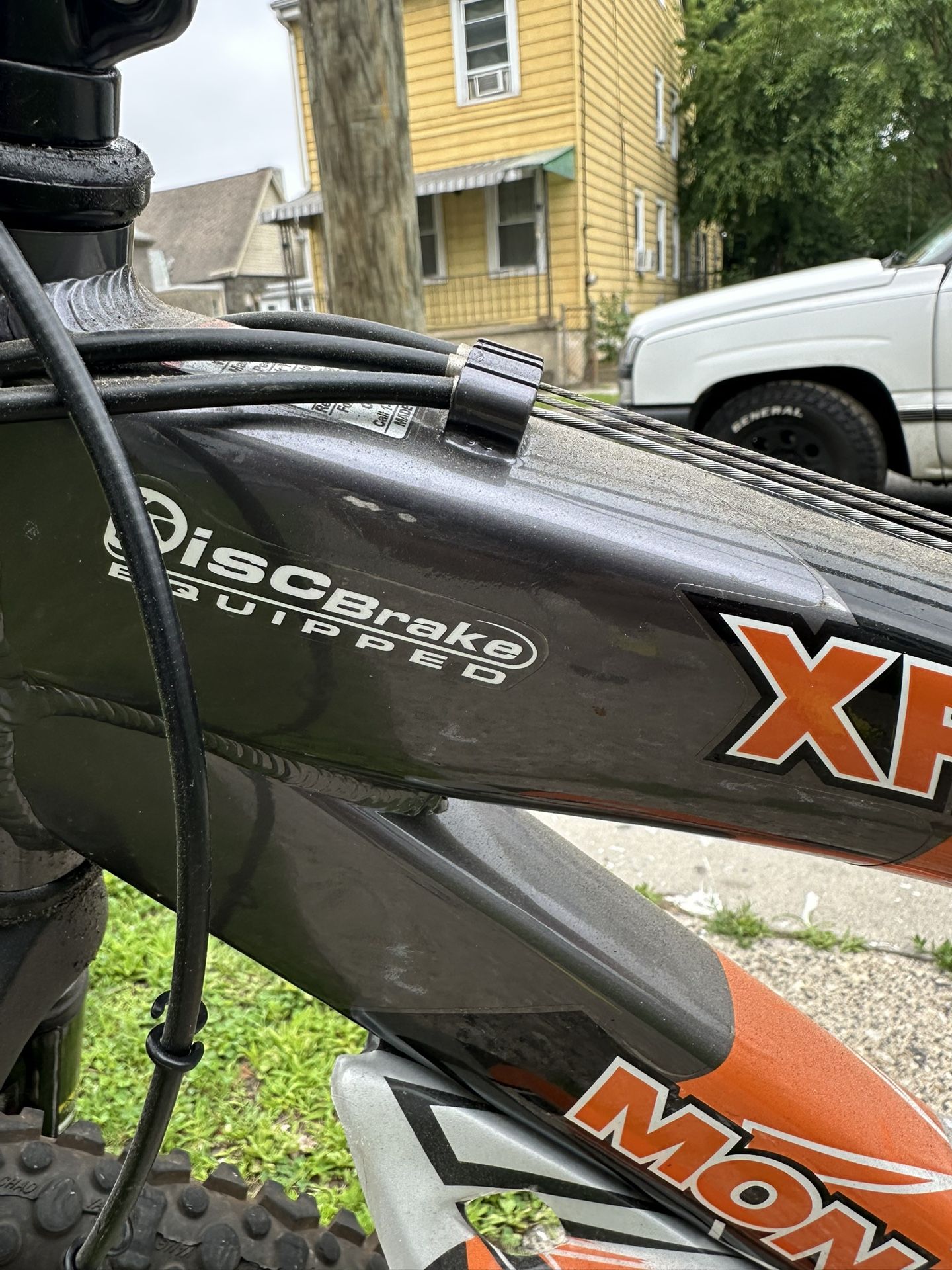 Mongoose Mountain Bike XR 250