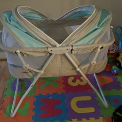 Dream On Me Grey and Blue Baby Bassinet
