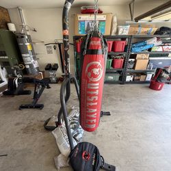 Outslayer Heavy Bag And Stand 