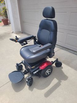 Merits P326A power wheelchair