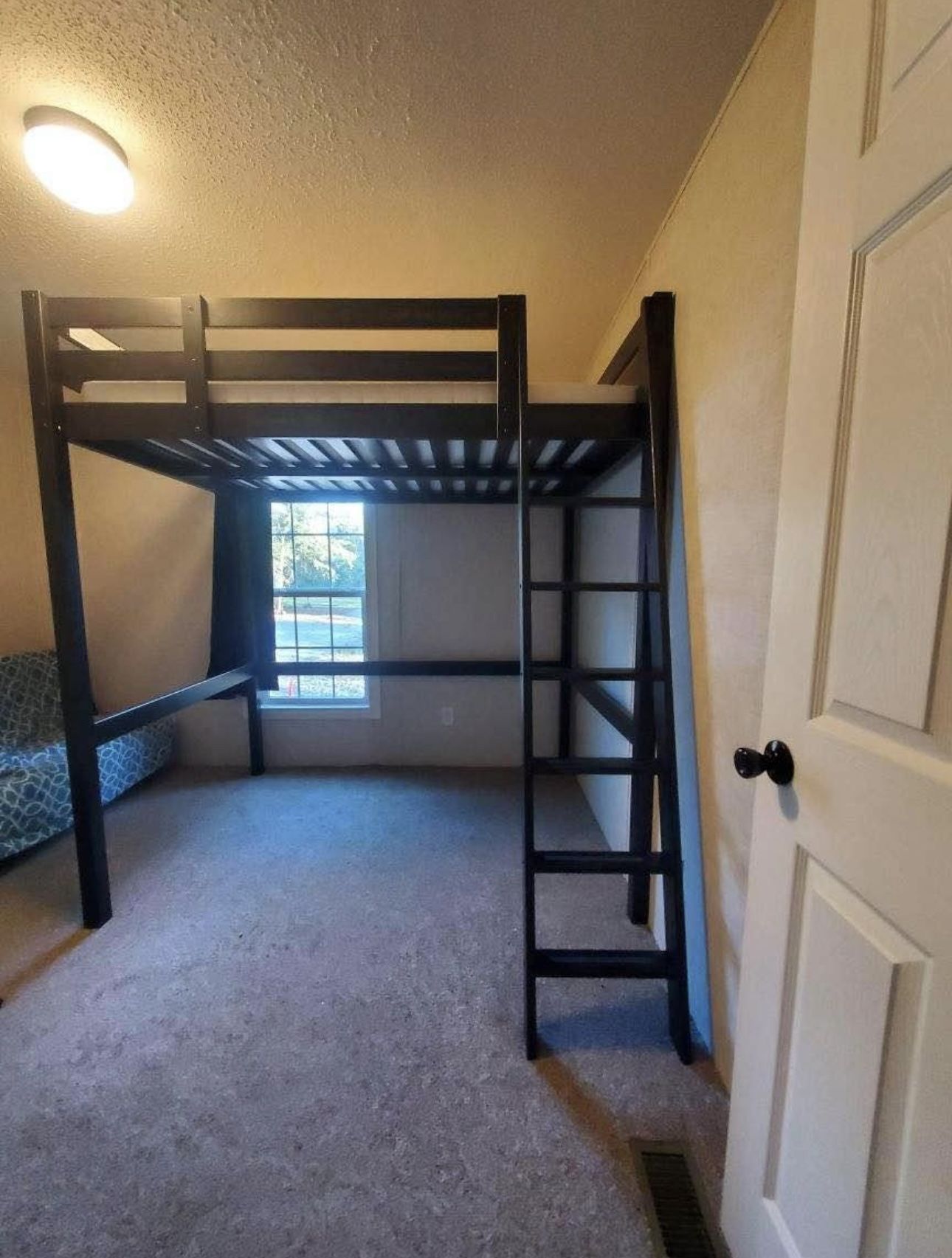 Bunk bed with mattress