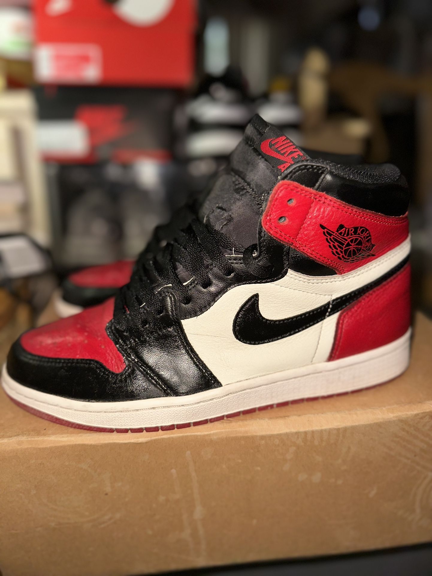 Nike Air Jordan Retro 1 Bred Toe Size 9.5