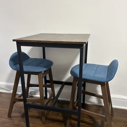 High-top Table With 2 Barstools
