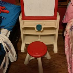 Step 2 Flip & Doodle Easel Desk, Book holders and Stool n 2 storage bins