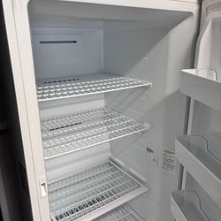 Midea Stand Up Frezzer