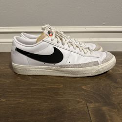 Nike Blazers Low Top