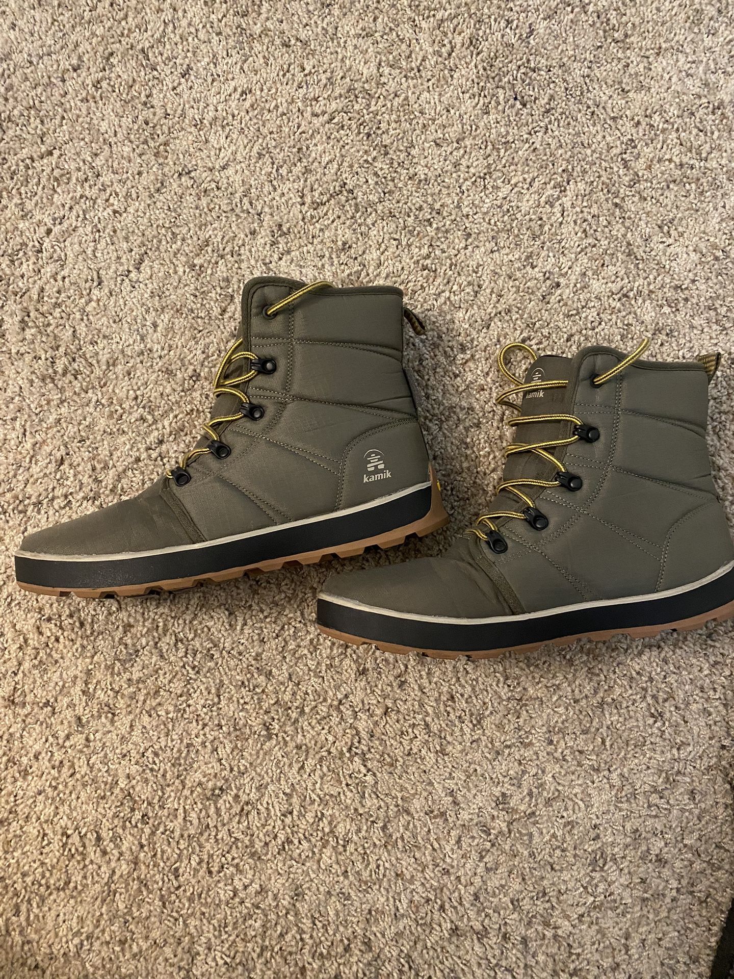 High-Quality Men’s Snow Boots