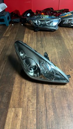 Lexus ES330 Headlight Front Headlamp  Right passenger side 2005 2006 ES 330