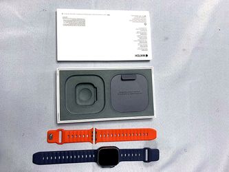 Apple Watch Ultra 2 49mm Titanium, 2 Bands + box
