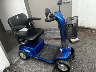 Golden Companion mobility scooter four wheels W/charger