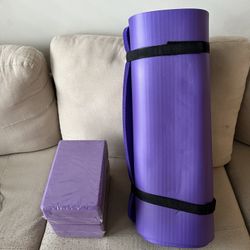 Yoga Mat + 2 Yoga Blocks – Excellent Condition