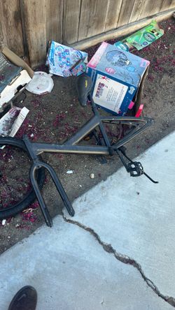 Selling frame it used to have 20 in wheels