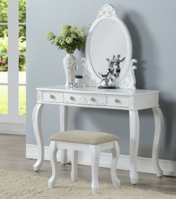 Vanity Set New In Box